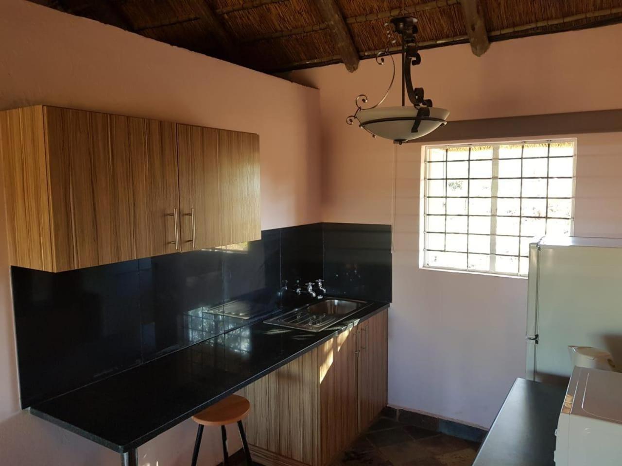 Lagai Roi Guesthouse Boshoek Room photo